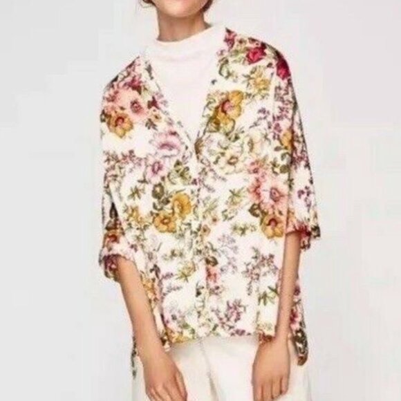 Zara Floral Button Up Blouse - Picture 3 of 10